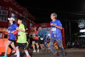 BIB: 4070
                            <button type="button" onclick="openModal(26259584)" class="btn btn-primary btn-sm float-right btn-popup" data-toggle="modal" data-target=".modal-high-quality">
                        <i class="fas fa-shopping-cart"></i> Add to Cart
                    </button>
                                            <button type="button" onclick="isThisMe(26259584, true)" class="btn btn-success btn-sm float-right btn-popup btn-isme hidden" data-toggle="tooltip" data-placement="bottom" title="นี่คือรูปของคุณใช่ไหม คลิกที่นี่เพื่อเอาเข้าอัลบั้ม">
                        <i class="fas fa-plus"></i> Add to album
                    </button>
                    <button type="button" onclick="isThisMe(26259584, false)" class="btn btn-warning btn-sm float-right btn-popup btn-isnotme hidden">
                        <i class="fas fa-ban"></i> Remove from album
                    </button>